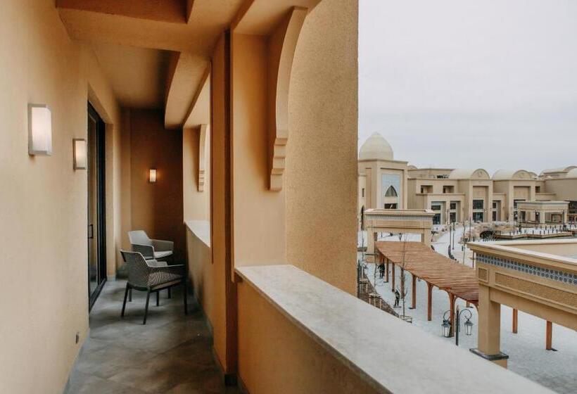 سوئیت رویال, Karavansaray Turkistan Harbour Hotel  Flying Theatre Access