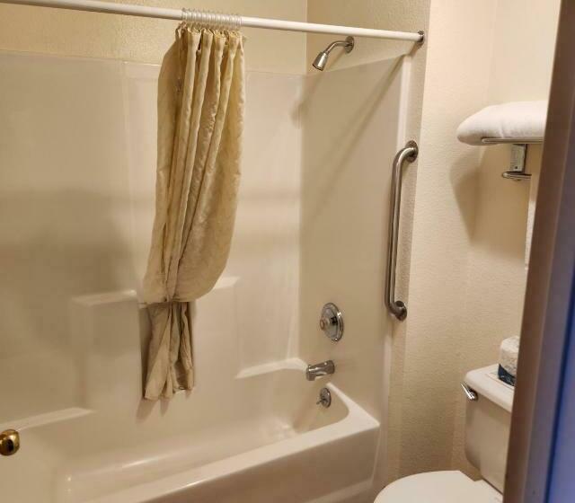 스탠다드 룸 킹사이즈 침대, Bayview Inn