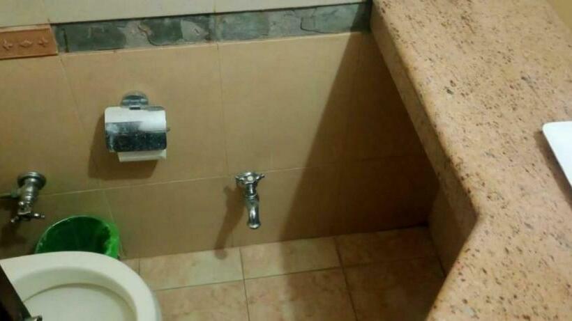 اتاق استاندارد یک نفره, Corporate Inn