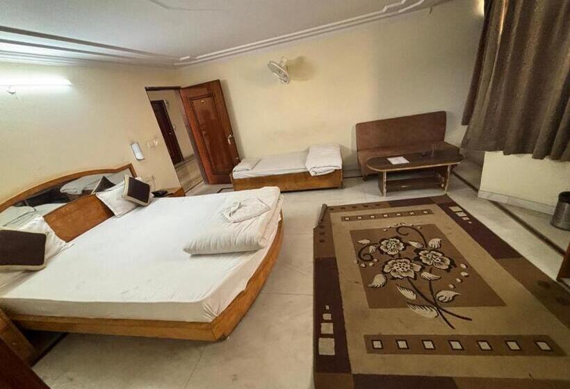 اتاق خانوادگی, Siddhi Vinayak Station Road Jaipur