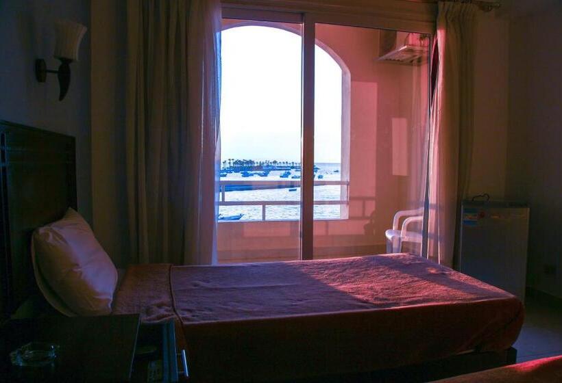 اتاق لوکس, Boulevard Apartment