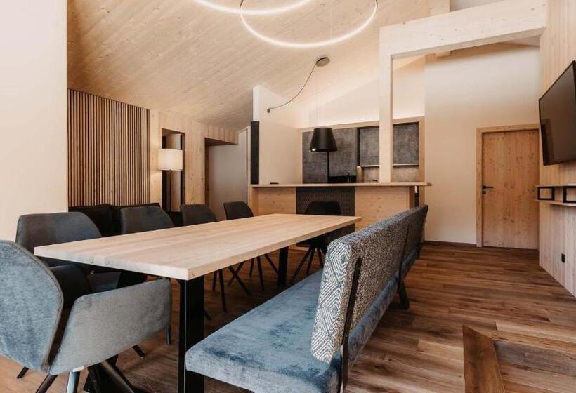 1 Bedroom Penthouse Apartment, Hofgut Apartment & Lifestyle Resort Wagrain