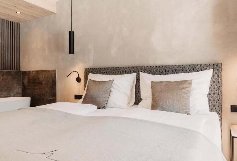 1 Bedroom Penthouse Apartment, Hofgut Apartment & Lifestyle Resort Wagrain