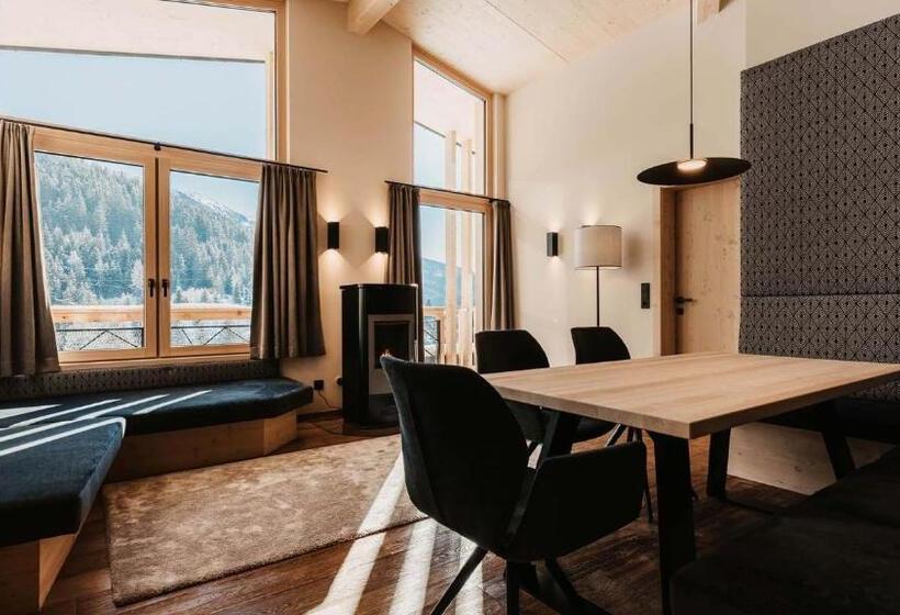 1 Bedroom Penthouse Apartment, Hofgut Apartment & Lifestyle Resort Wagrain