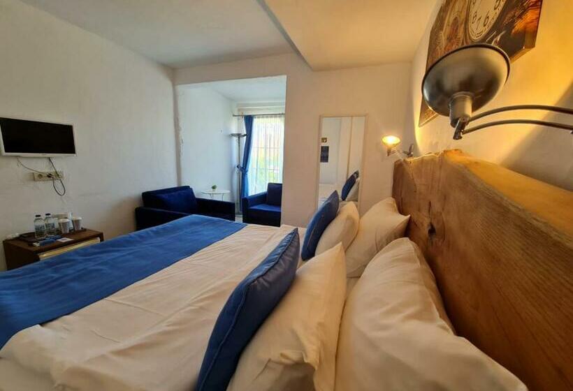Quarto Estandar, Rebetiko