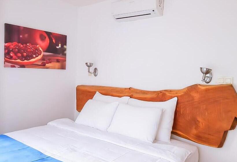 Quarto Deluxe, Rebetiko