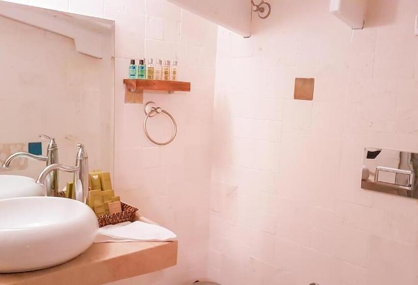 Quarto Estandar com Hidromassagem, Rebetiko