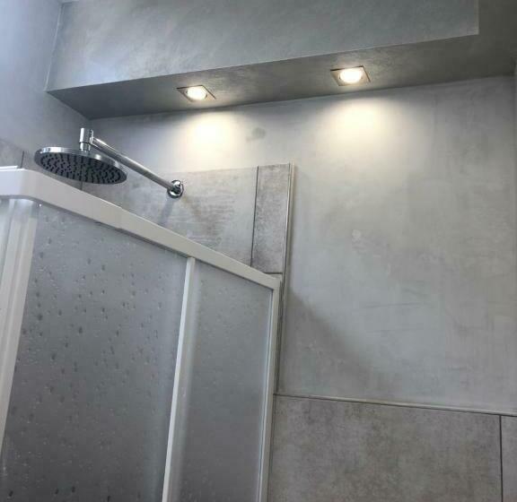 Quarto Triplo Estandar, Monti