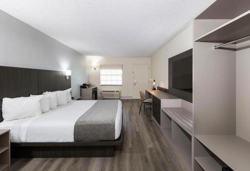 디럭스 룸 킹사이즈 침대, Avanti International Resort