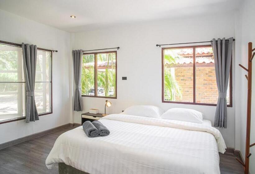 بانگلوی استاندارد, Sand Beach Bungalow