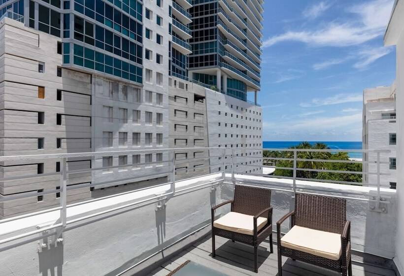 חדר פנטהאוז, Townhouse  Miami