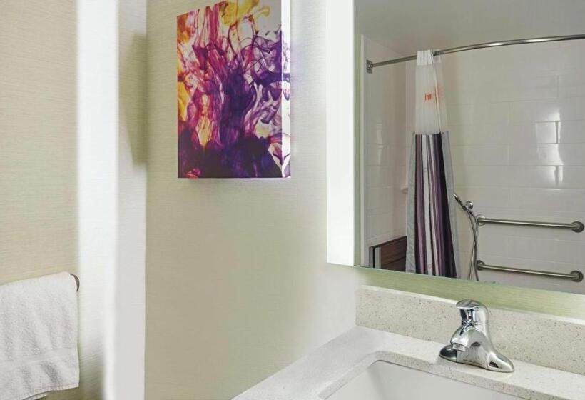 장애인을 위한 킹사이즈 침대 스탠다드 룸, La Quinta By Wyndham Orange County Airport