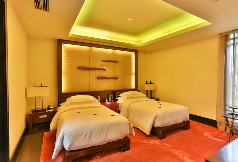 Вилла 3 Спальни, Banyan Tree Lijiang
