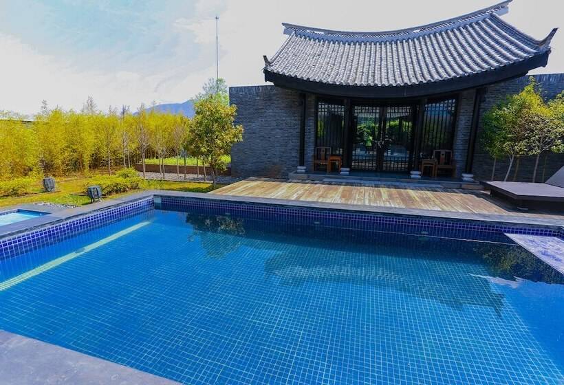 Вилла Deluxe 3 Спальни, Banyan Tree Lijiang