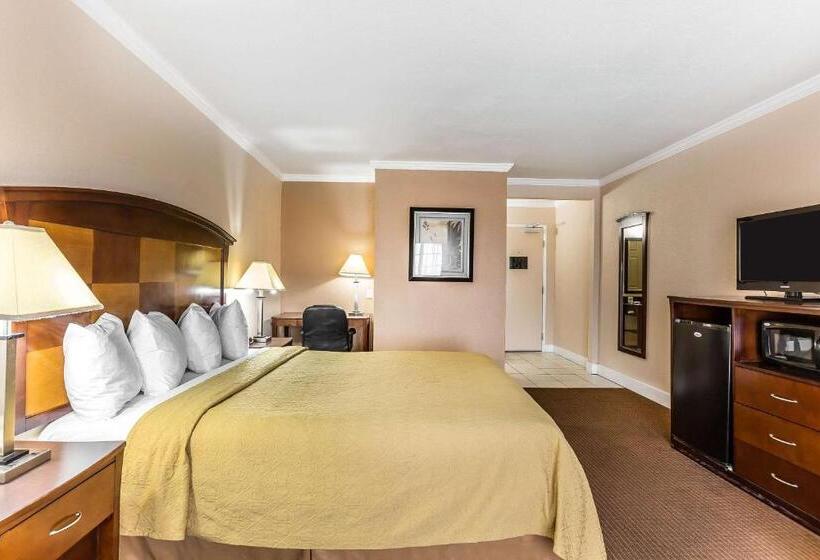 스탠다드 룸 킹사이즈 침대, Quality Inn Near Hearst Castle