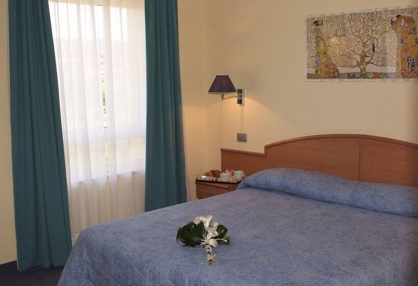Номер Стандарт Трехместный, Europalace Hotel Todi