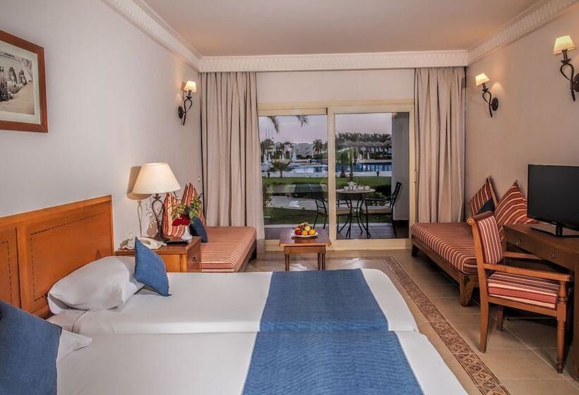 اتاق استاندارد سه نفره, Continental Plaza Beach Resort
