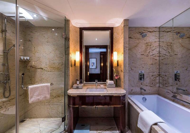 اتاق استاندارد, Continental Plaza Beach Resort