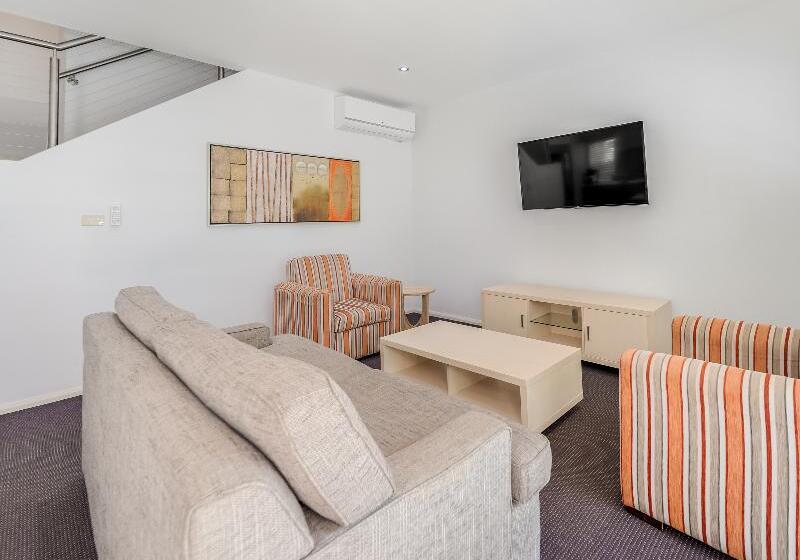 Апартаменты 2 Спальни с Бассейном, Oaks Port Stephens Pacific Blue Resort