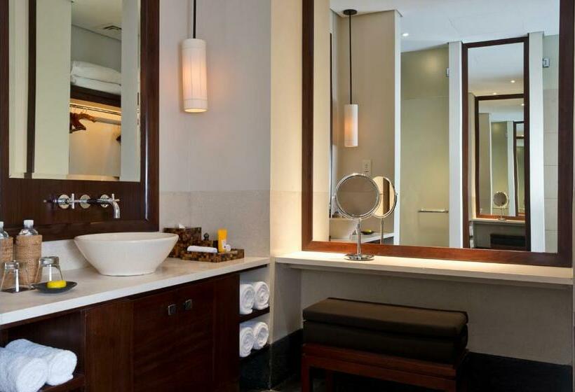 اتاق استاندارد با چشم‌انداز دریا, The Chedi Muscat