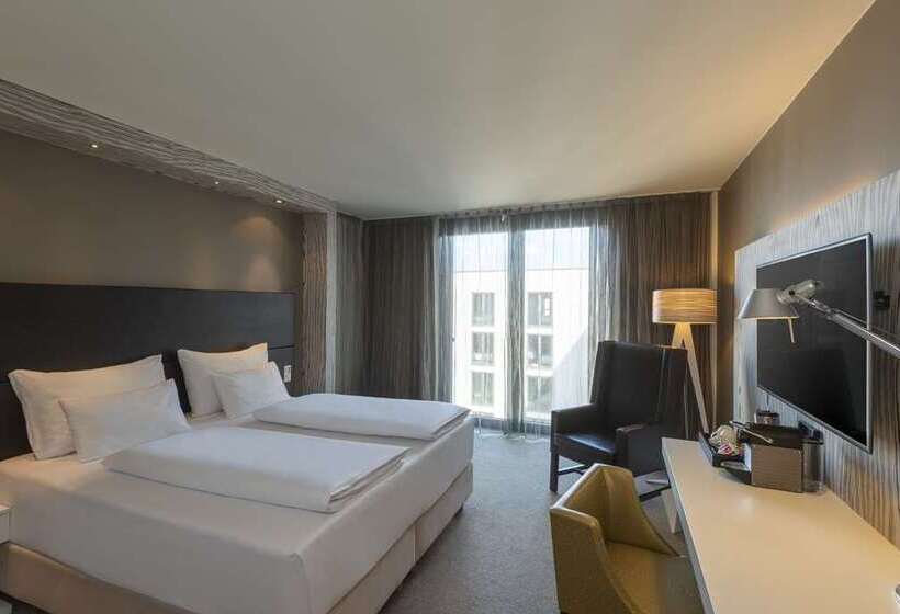 اتاق خانوادگی تودرتو, Hilton Rijeka Costabella Beach Resort & Spa