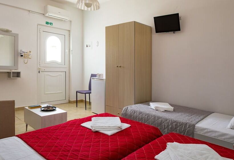 Трехместный Номер Стандарт Interior, John Akroyiali Rooms