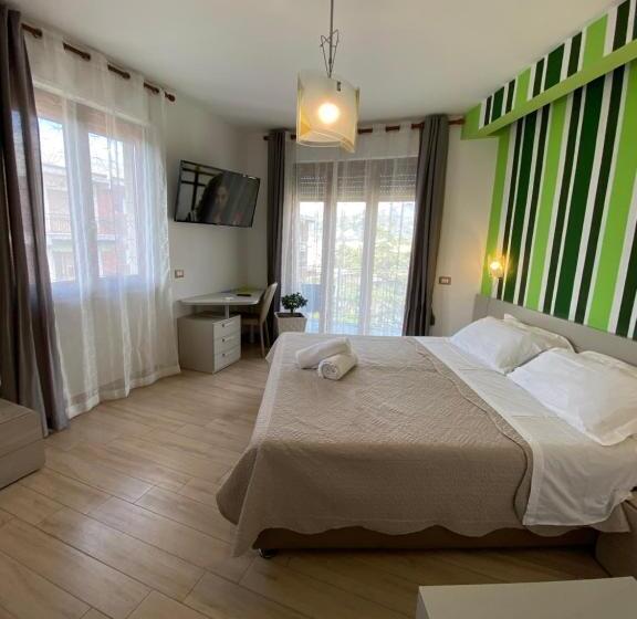 Habitación Deluxe Vista Mar con Balcón, Sorrento Inn Lodge