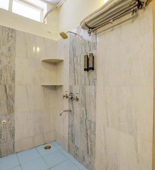 اتاق استاندارد, Ezzenza Royal Garden Brindavan Resort