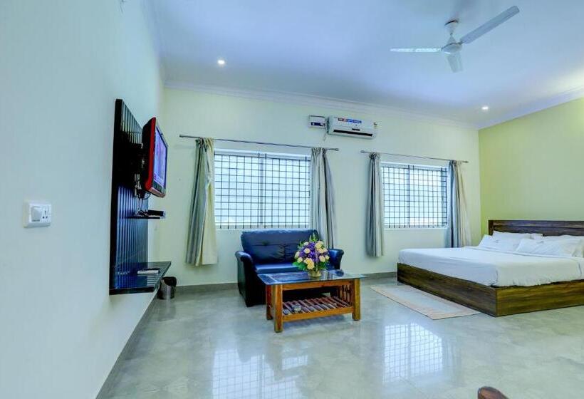 اتاق لوکس, Ezzenza Royal Garden Brindavan Resort