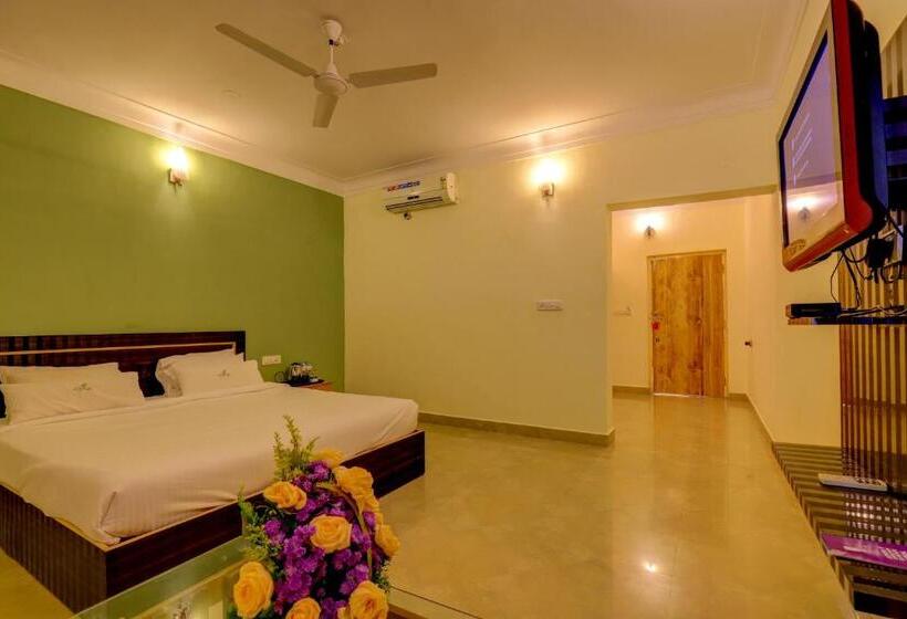 اتاق لوکس, Ezzenza Royal Garden Brindavan Resort