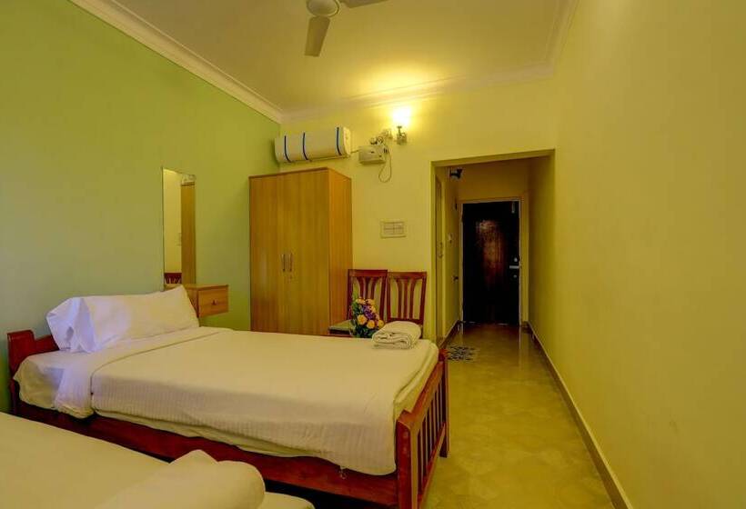 اتاق استاندارد, Ezzenza Royal Garden Brindavan Resort