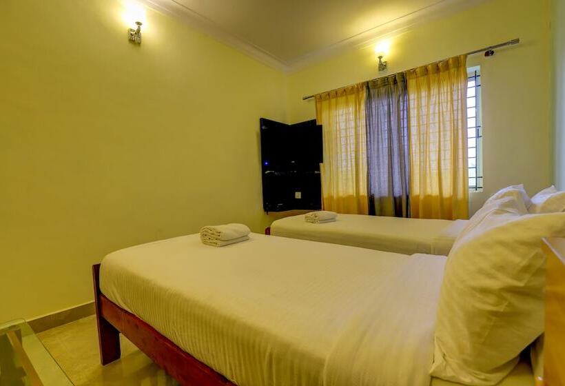اتاق استاندارد, Ezzenza Royal Garden Brindavan Resort