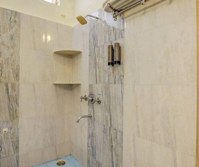 اتاق لوکس, Ezzenza Royal Garden Brindavan Resort