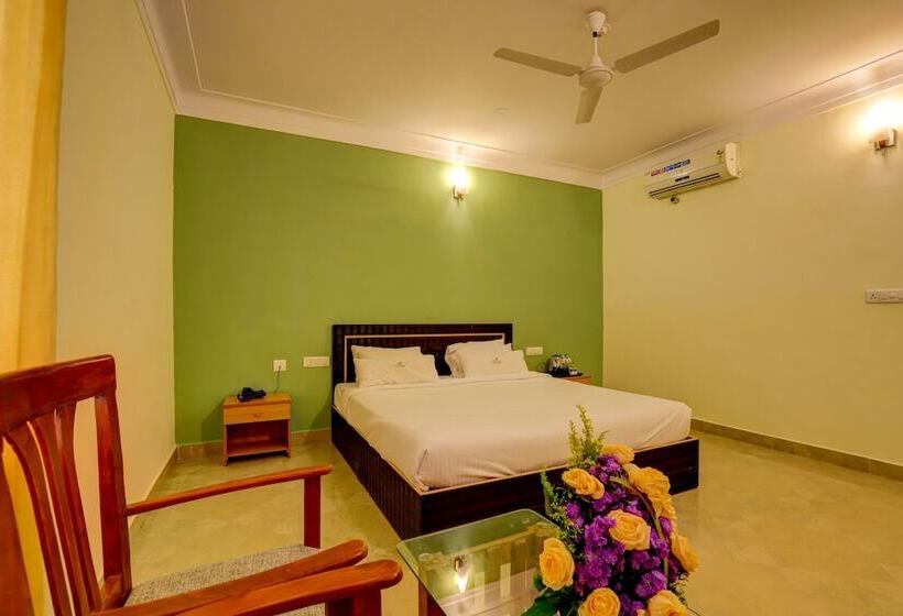 اتاق لوکس, Ezzenza Royal Garden Brindavan Resort