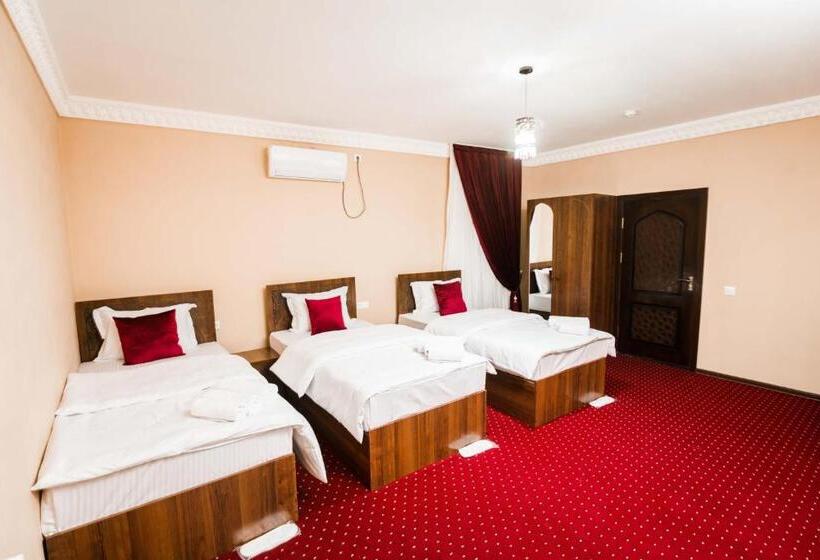 اتاق استاندارد سه نفره, Boutique Hotel Shakh