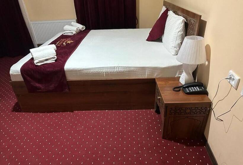 اتاق اکونومی, Boutique Hotel Shakh