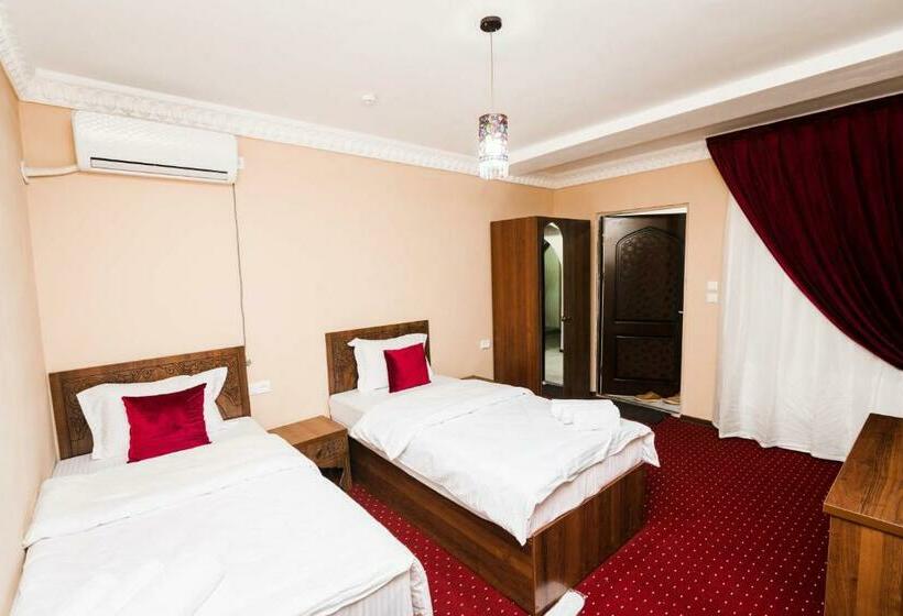سوییت خانوادگی, Boutique Hotel Shakh