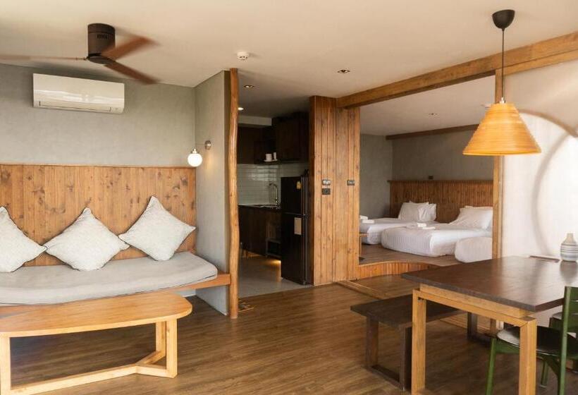 اتاق استاندارد چهار تخته, Seamira House Huahin   Sha