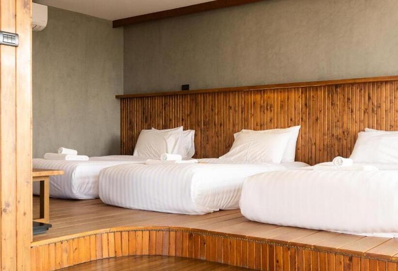 اتاق استاندارد چهار تخته, Seamira House Huahin   Sha