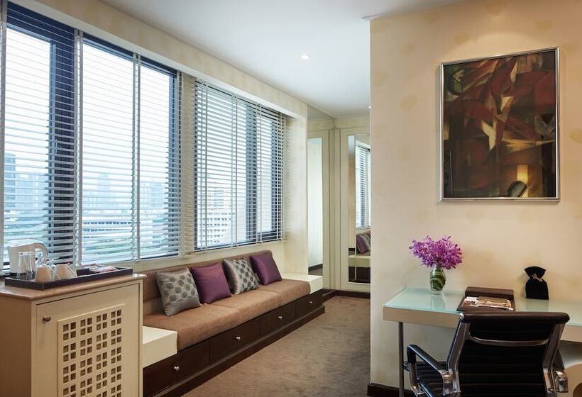 استودیوی استاندارد, The Davis Bangkok