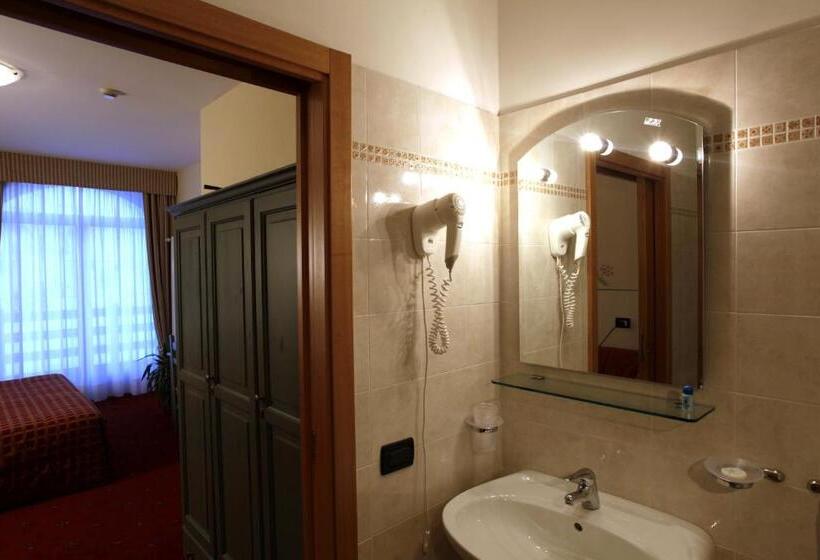 Четырехместный Номер Стандарт, Locanda Locatori