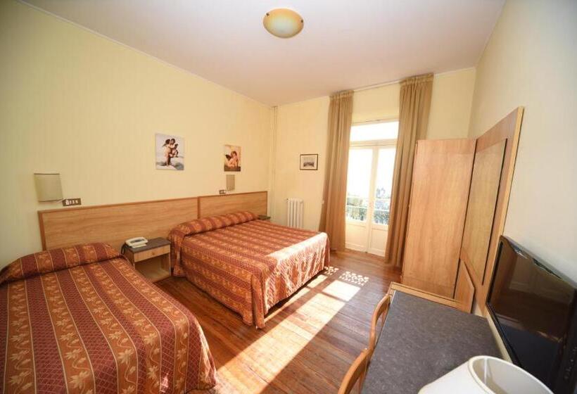 Triple Room Sea View, Petit Royal