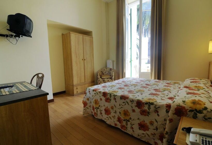 Triple Room Sea View, Petit Royal