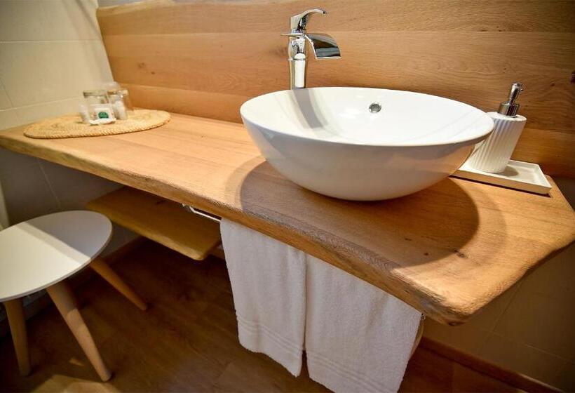 Полулюкс, Venica & Venica Wine Resort