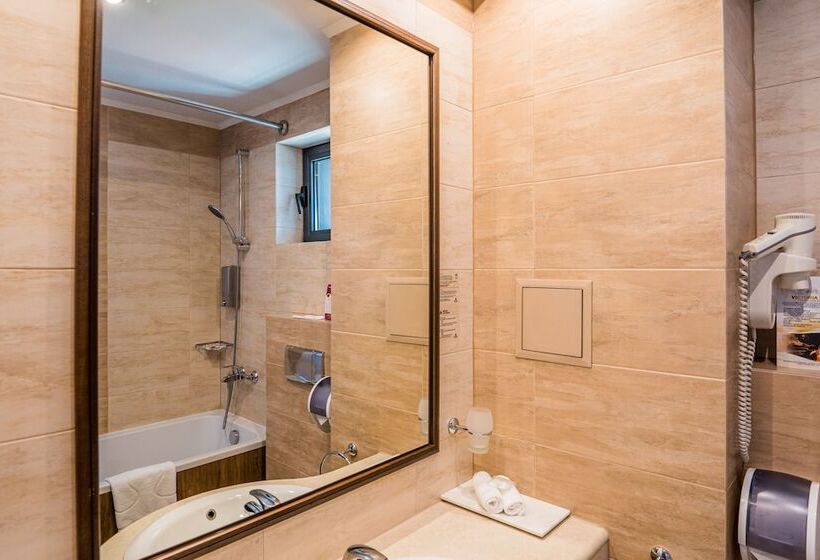 Номер Deluxe, Budapest