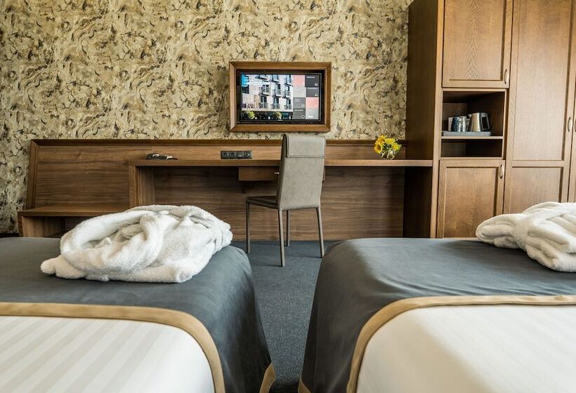 Номер Deluxe, Budapest