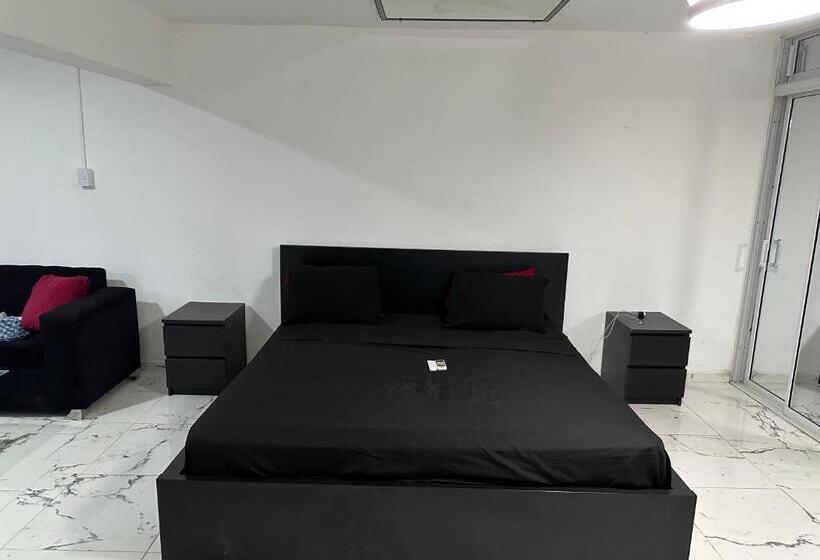 استودیو استاندارد با بالکن, Plaza Europa