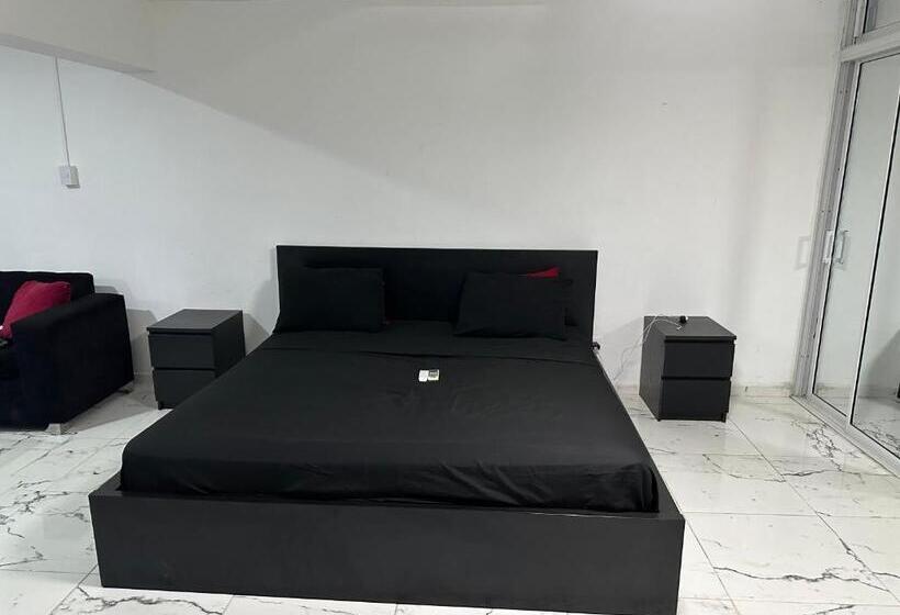 استودیو استاندارد با بالکن, Plaza Europa