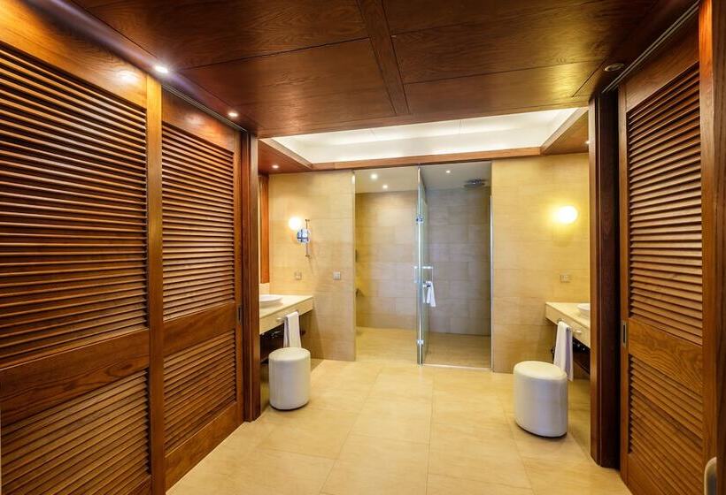 سوئیت پریمیوم با چشم‌انداز دریا, Barcelo Bavaro Palace All Inclusive