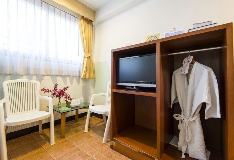 اتاق استاندارد, The Best Bangkok House